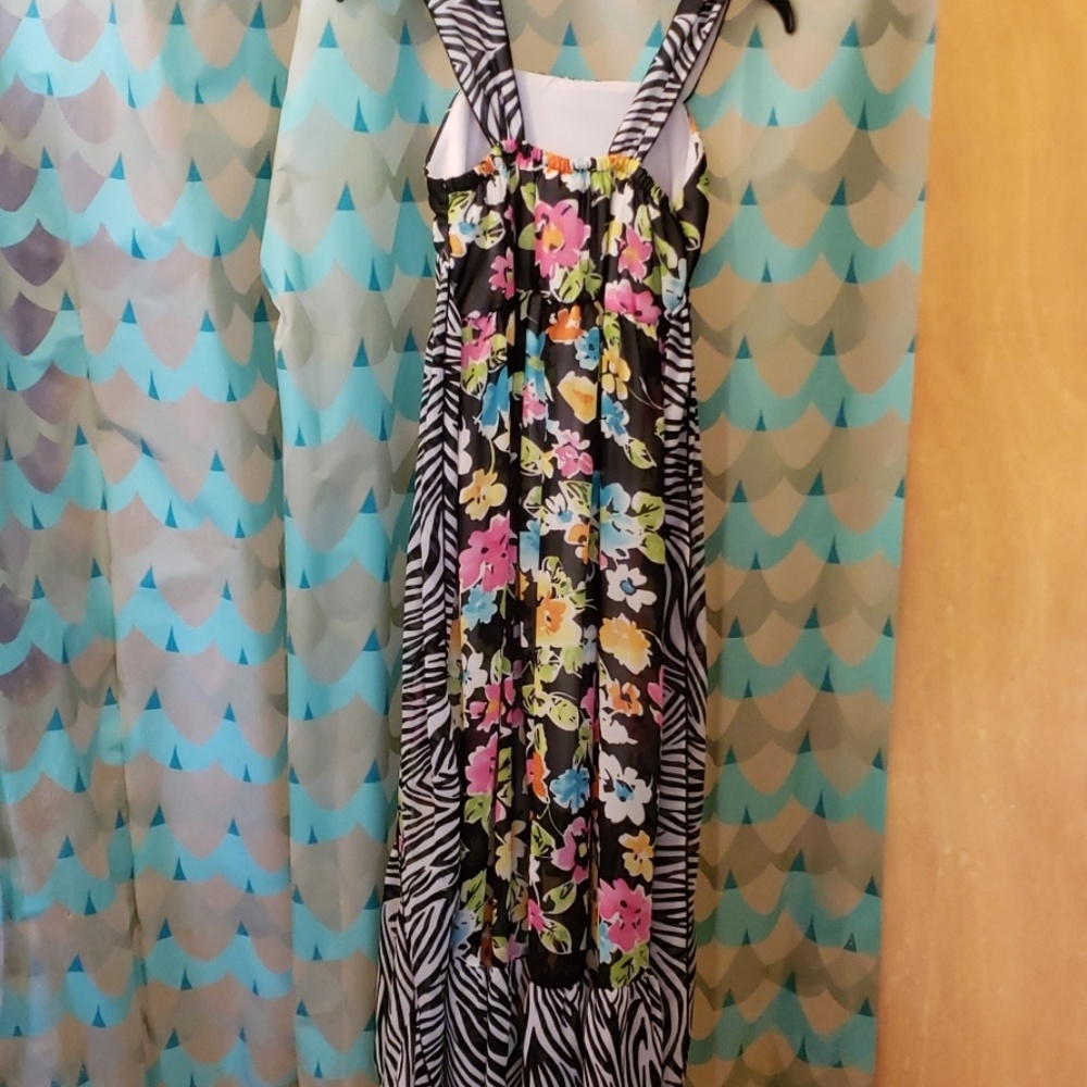 Dress - Picture 2 of 3